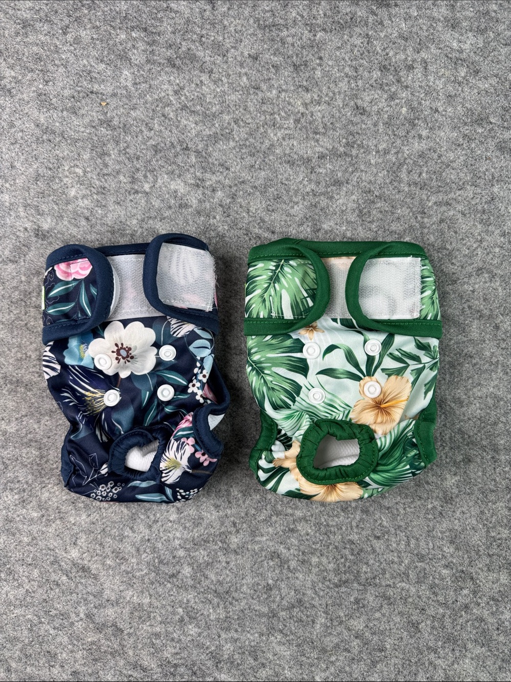 Wegreeco Reusable Female Dog Diapers Size Small Floral Set of 2